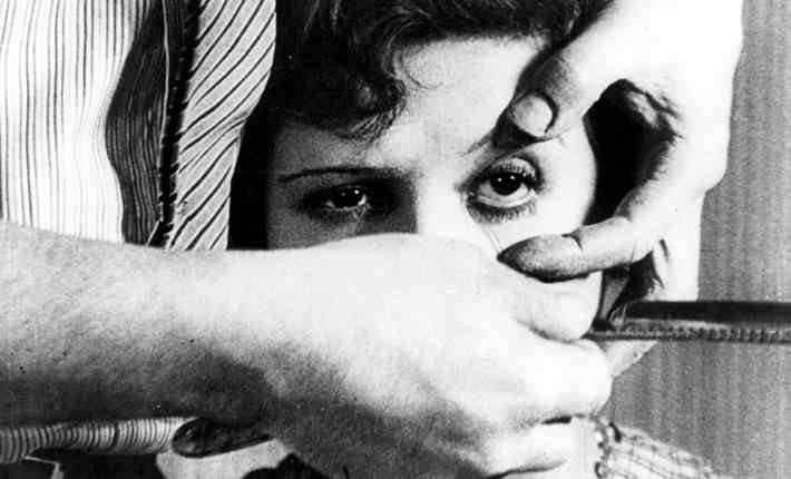 Un Chien Andalou (1929) thumbnail